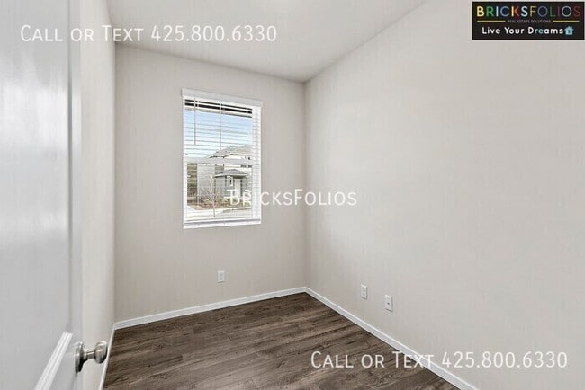 Building Photo - 1265 SW Pendleton Way