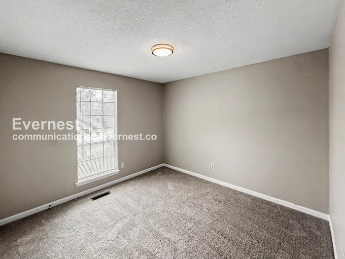 Building Photo - 617 Carson Crest Cir