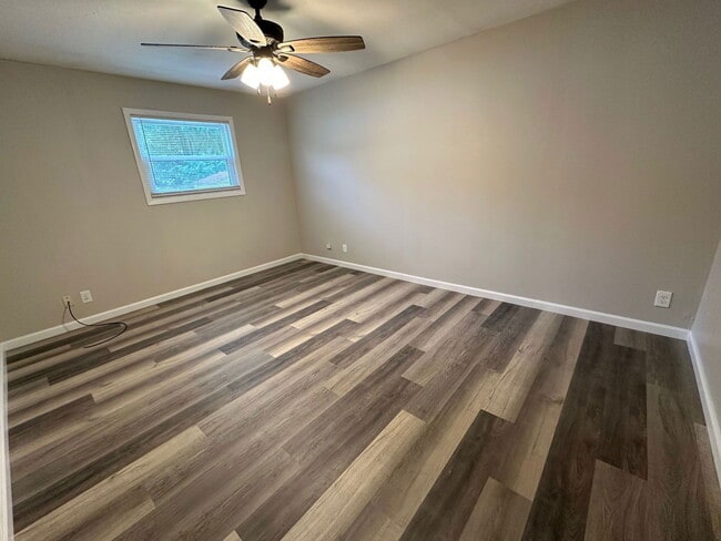 Building Photo - 319 Joy Dr