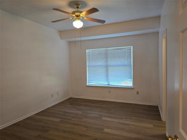 Building Photo - 8701 Weiser Dr