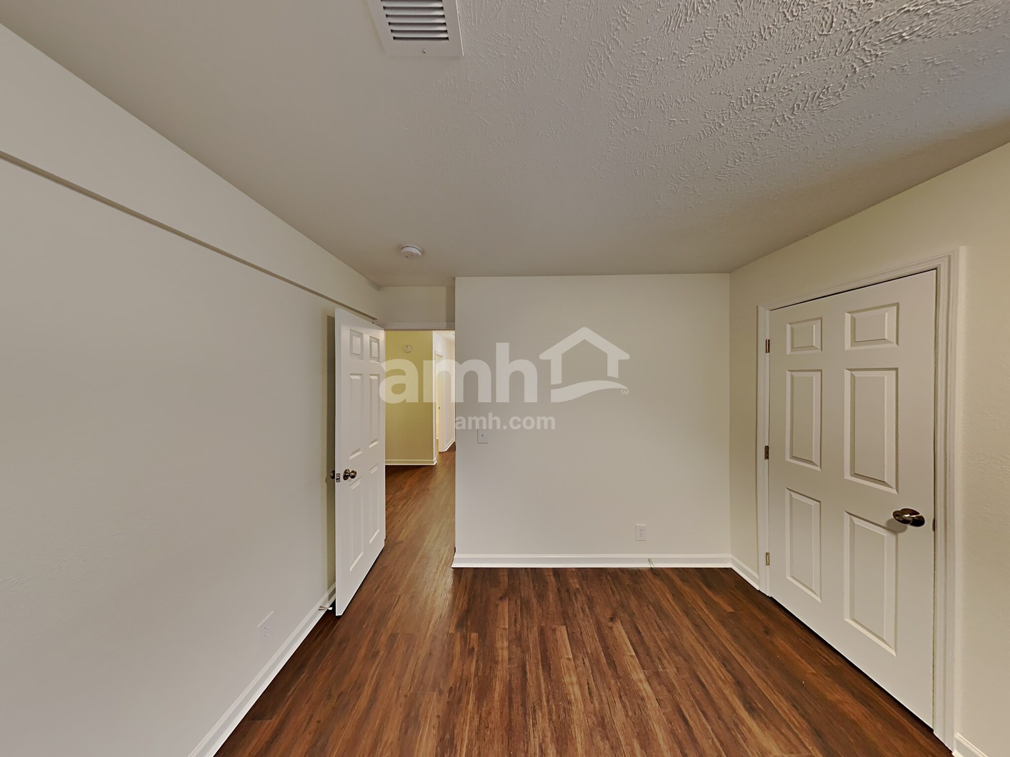 Building Photo - 7400 E Winchester Dr