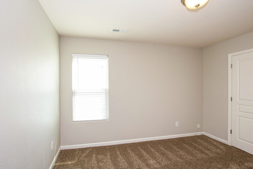 Building Photo - 4621 Montelena Dr