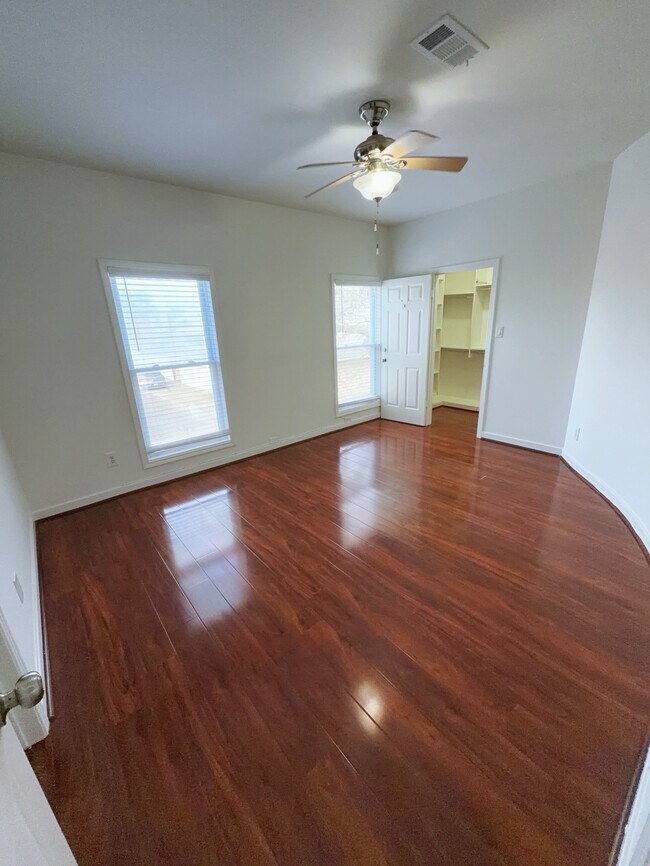 Building Photo - 11854 Taylorcrest Rd