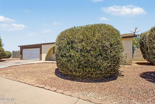 Building Photo - 7014 W Palo Verde Dr