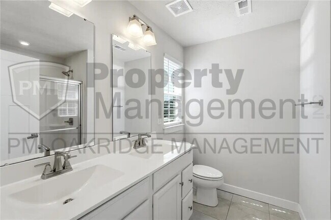 Building Photo - 3 Bed 3 1/2 Bath Single Family Home with Attached 2 Car Garage