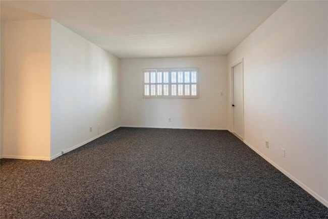 Building Photo - 3101 NE 47th Ct