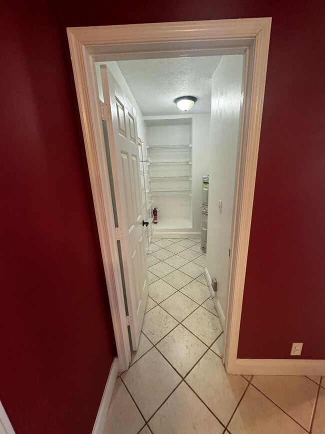 Building Photo - Spacious Duplex in Rockingham County