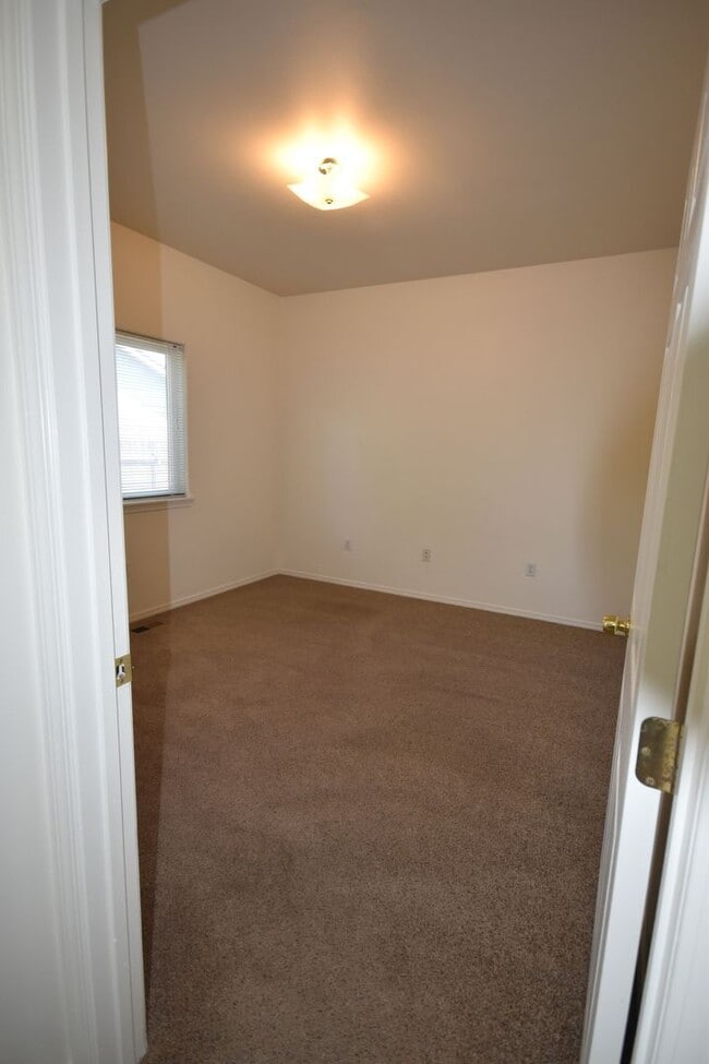 Building Photo - Cozy Pet-Friendly Rental in a Quiet Kennew...