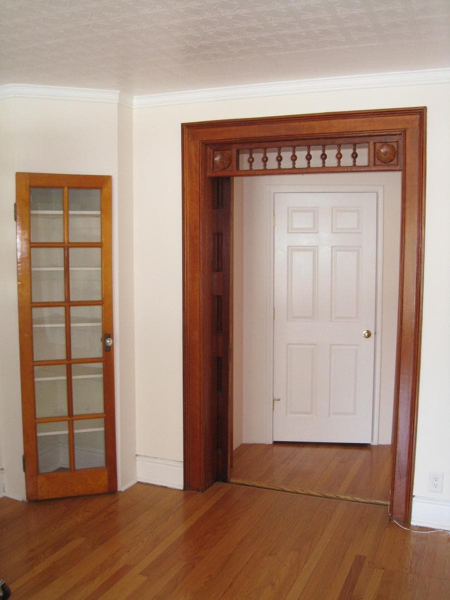 Built-ins and pocket door - 206 Lancaster St