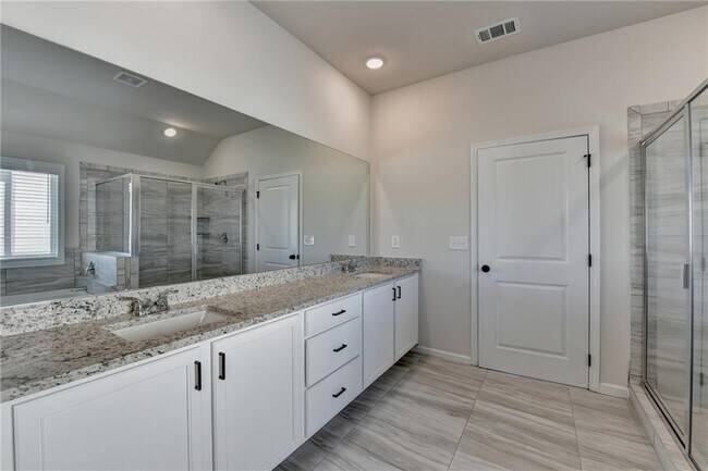 Building Photo - 98 Longhorn Wy