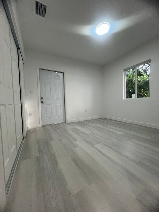 Building Photo - 1824 NW 49th St