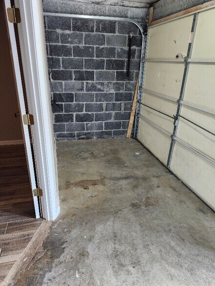 Building Photo - 219 Hunter Hills Cir