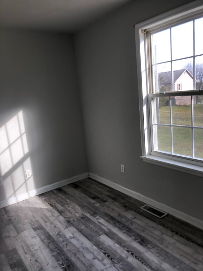 Building Photo - 430 Secretariat Dr