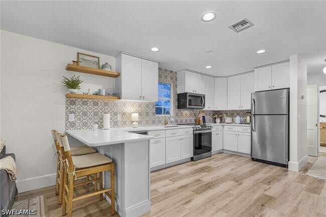 Building Photo - 6155 Standing Oaks Ln