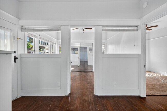 Building Photo - 521 Olive Ave