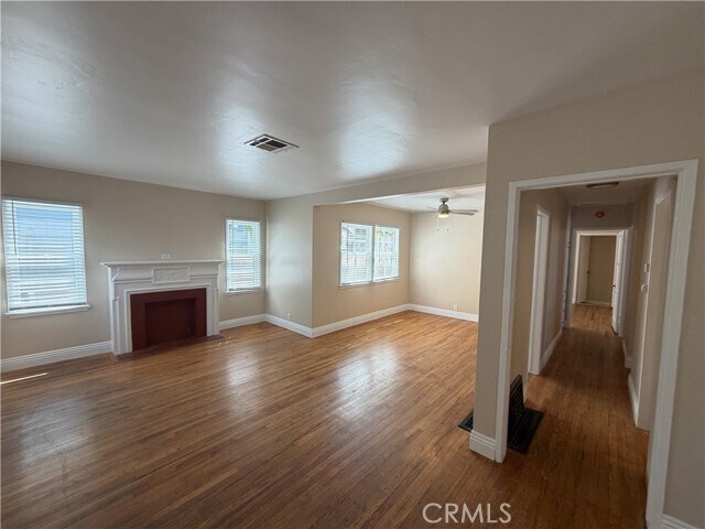 Building Photo - 126 S Batavia St