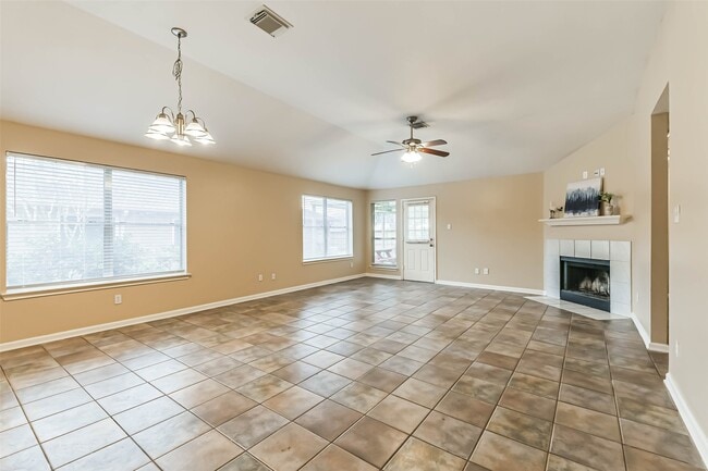 Building Photo - 10926 Waterview Cir