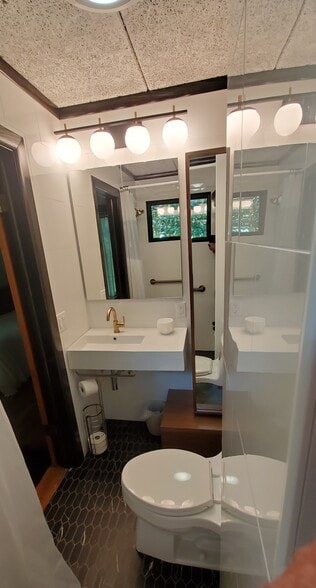 Bath 2 - 126 Cypress Bend Pl