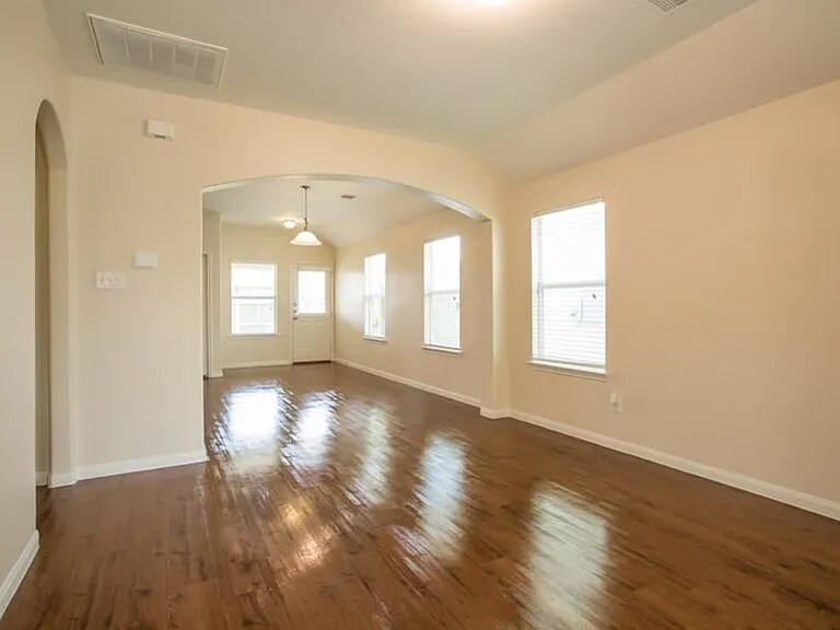 Building Photo - 18823 N Lyford Dr