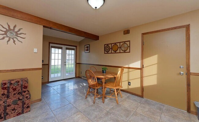 Building Photo - 1073 Outer Dr