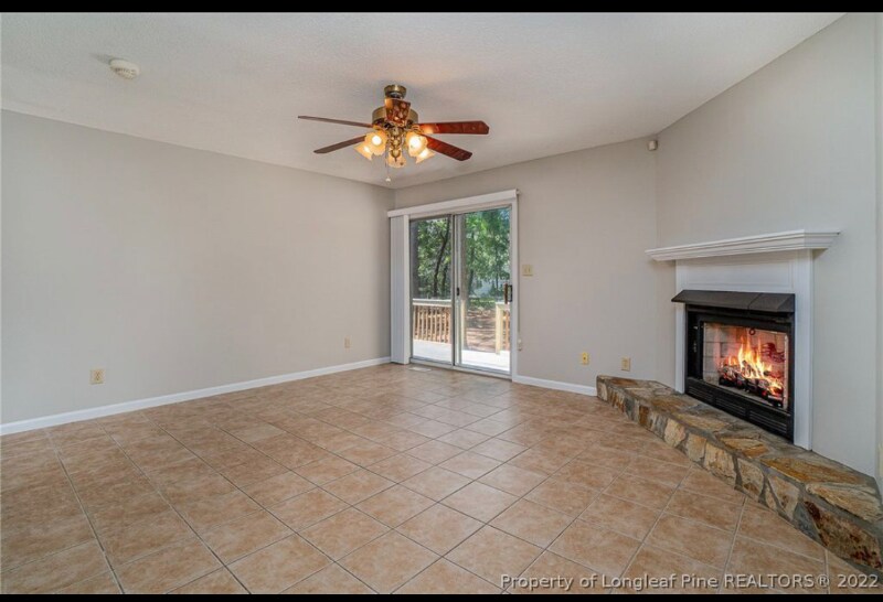 Building Photo - 596 Countrytown Dr