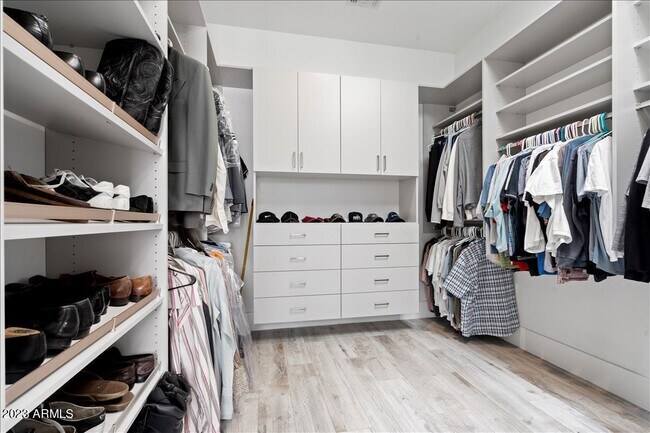 Building Photo - 13613 N 76th St