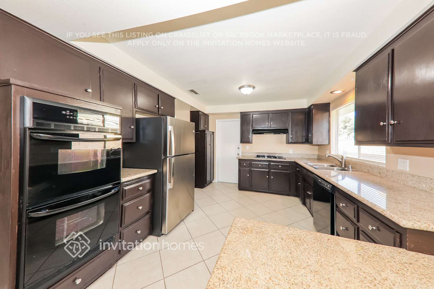 Building Photo - 41797 Royal Palm Dr