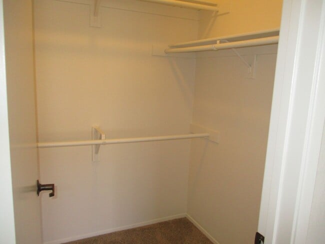 Building Photo - Desirable River Colony 2 Bedroom 2 Bath 3rd Floor Condo