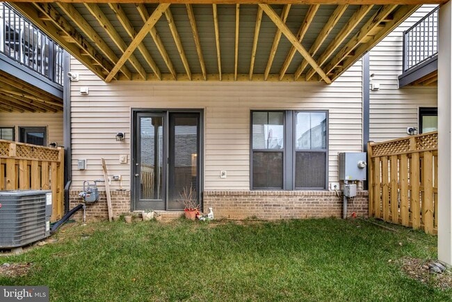 Building Photo - 23035 Sullivans Cove Sq