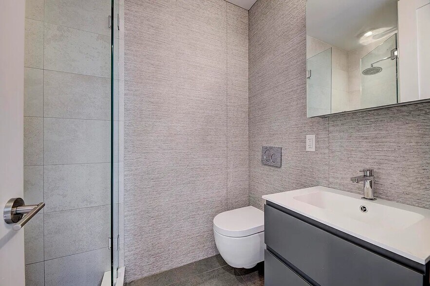 Building Photo - 219 E 28th St