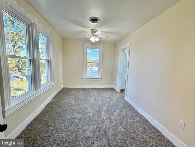 Building Photo - 48600 Deep Cove Ln