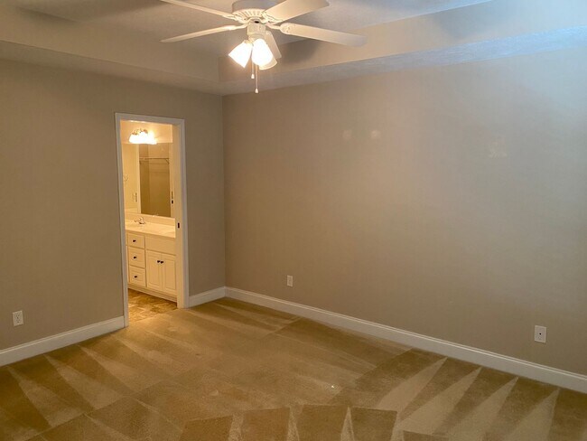 Building Photo - 817 Bryans Circle