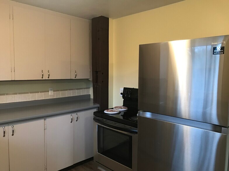 Building Photo - 11220 Vista Dr