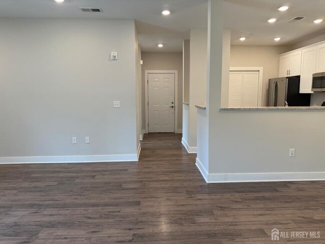 Building Photo - 816 Stiller Ln