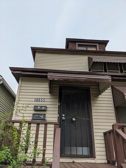 Building Photo - 10655 S Hoxie Ave