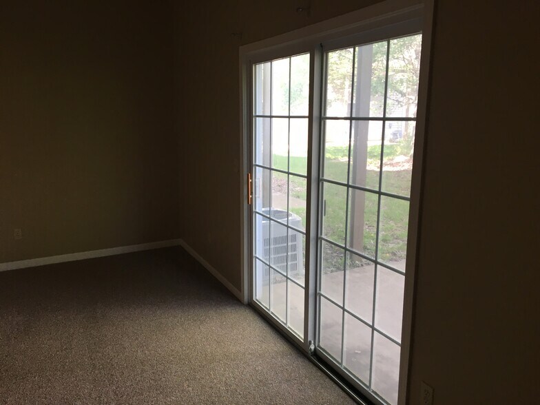 walkout basement - 8838 Stone Way NW