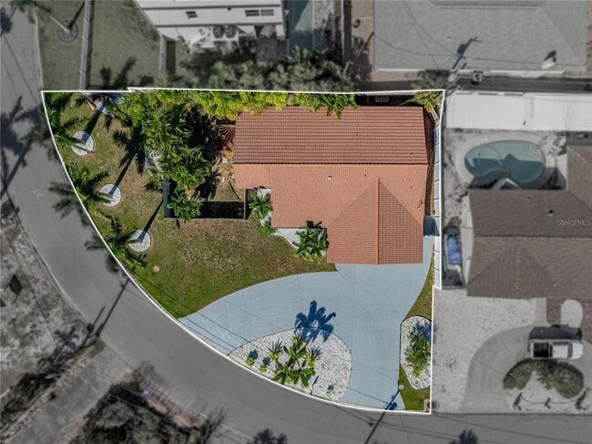 Building Photo - 7125 Shore Dr S