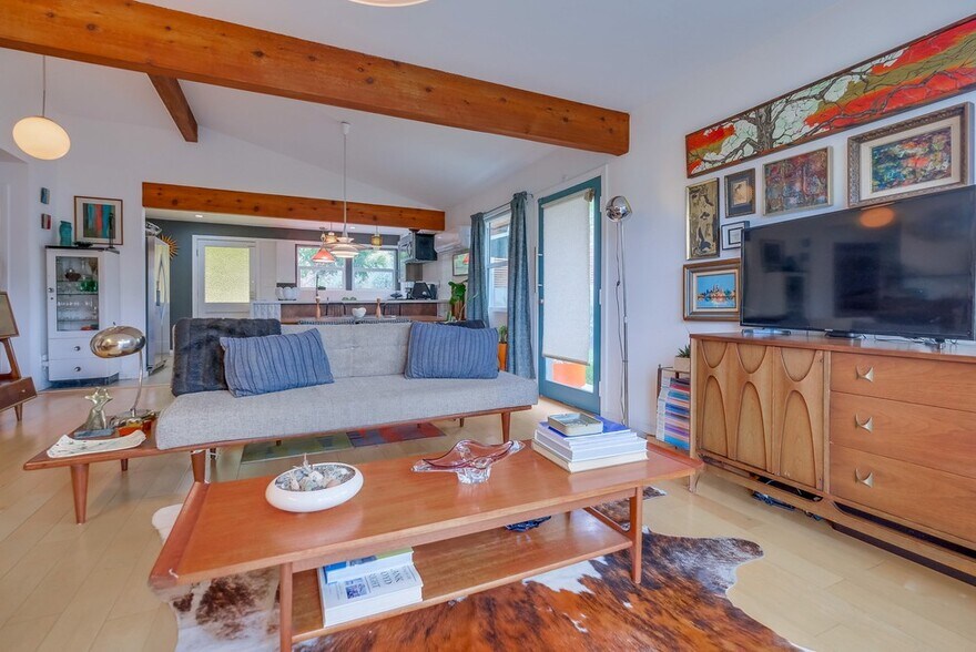 Building Photo - 4523 Tourmaline St
