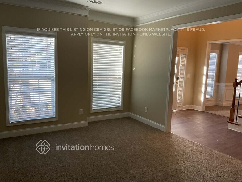 Building Photo - 660 Fullier Cir SW