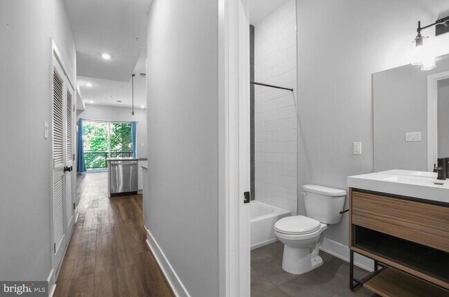 Building Photo - 910 N 17th St