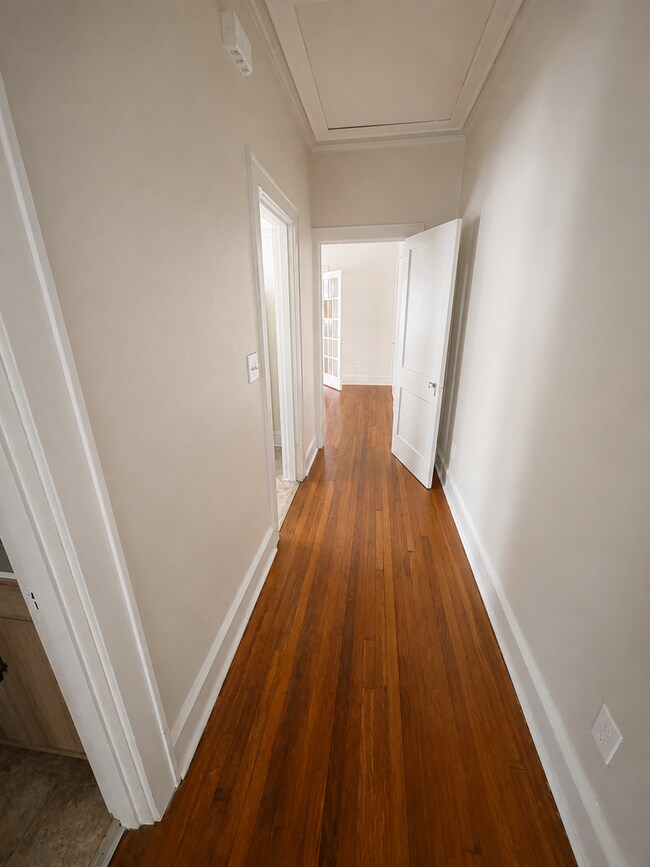 Building Photo - Highland in Shreveport!