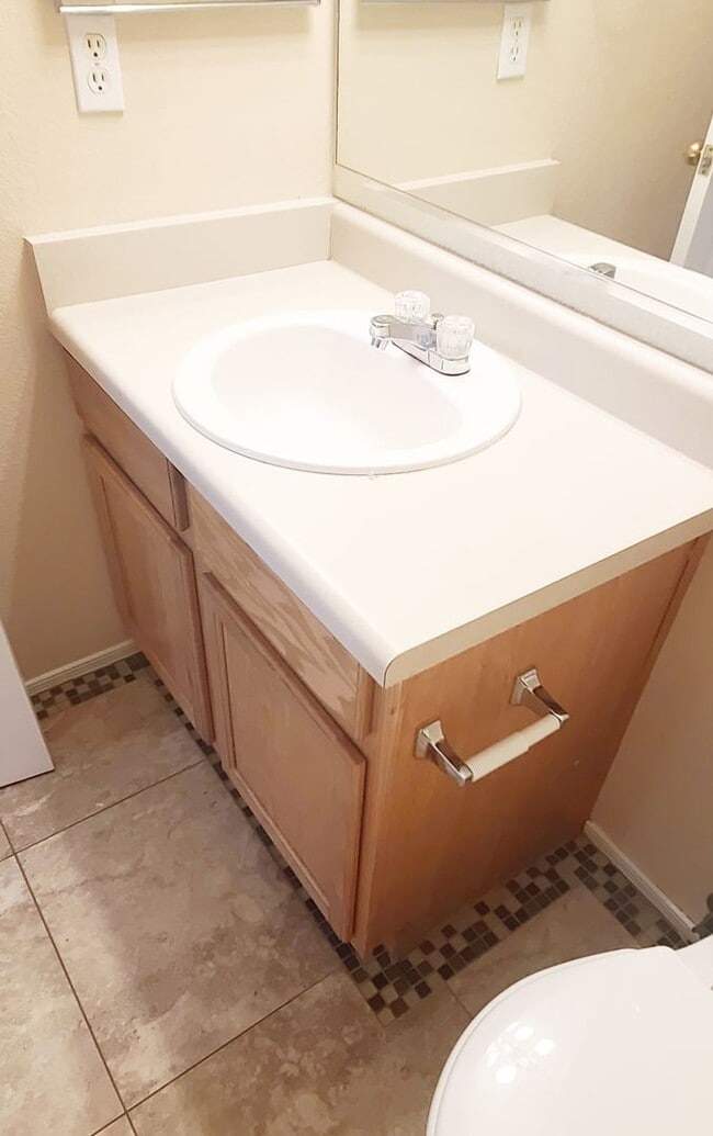 Building Photo - 4 bedroom in Chandler