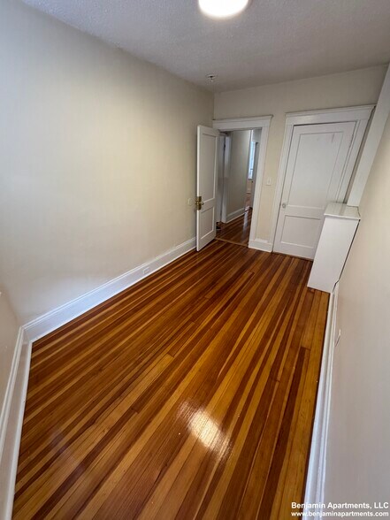 Building Photo - 15 Barrows St