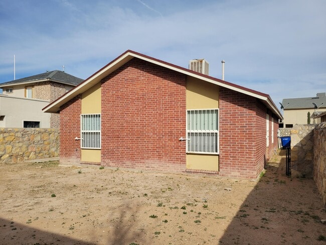 Building Photo - 3605 Tierra Zafiro Dr