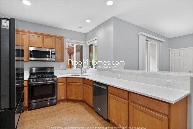 Building Photo - Gorgeous Updated Home in Witch Hazel!