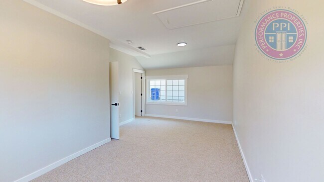 Building Photo - Portland's Sought After University Park!!!  Luxury Classic Ranch Style Home, Completely Renovated...