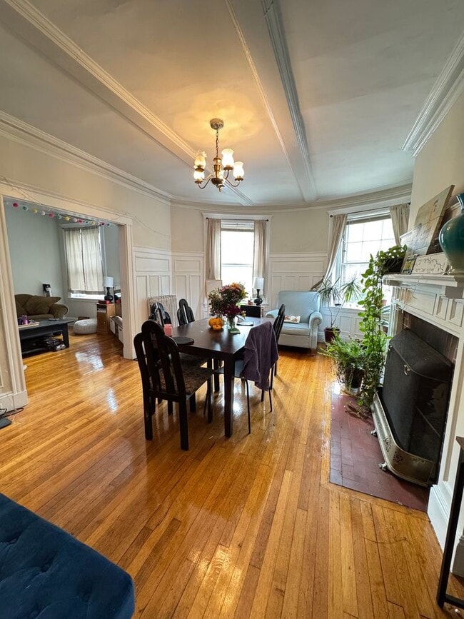 Building Photo - 3 Bed 9/1 BRIGHTON