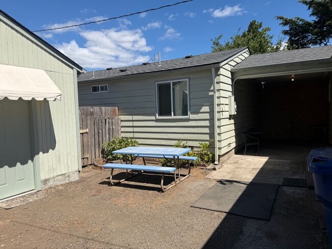 Building Photo - 1280 L St