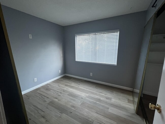 Building Photo - 301 Brookside Ln