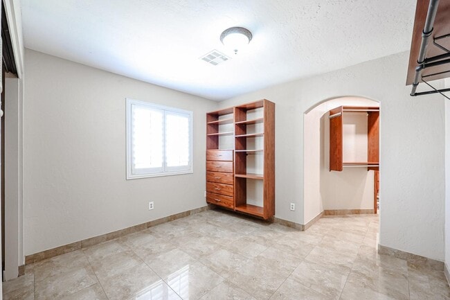 Building Photo - 8830 E Carol Way